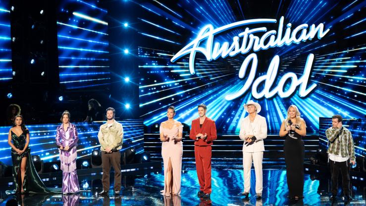 Australian Idol hosts Ricki-Lee Coulter and Scott Tweedie (centre) with Top 6 singers (from L-R): Amy, Denver, Dylan, Trent, Ivana and Isaac. 